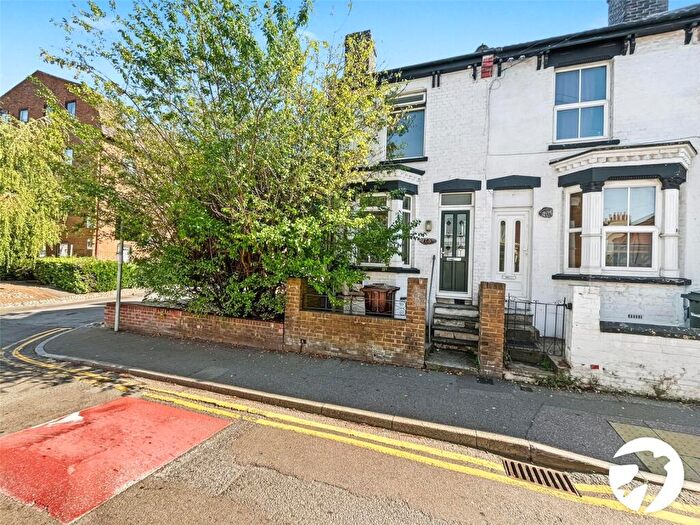 3 Bedroom Terraced House To Rent In Richmond Road, Gillingham, Kent, ME7