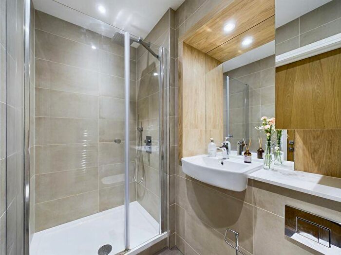 2 Bedroom Flat For Sale In Grove Park, London, NW9