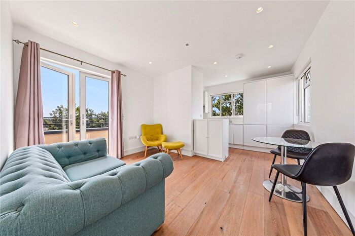 1 Bedroom Flat For Sale In Thurleigh Court, Nightingale Lane, London, SW12