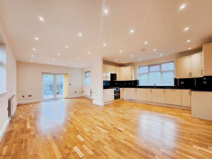 2 Bedroom Property To Rent In Covey Close, London, SW19