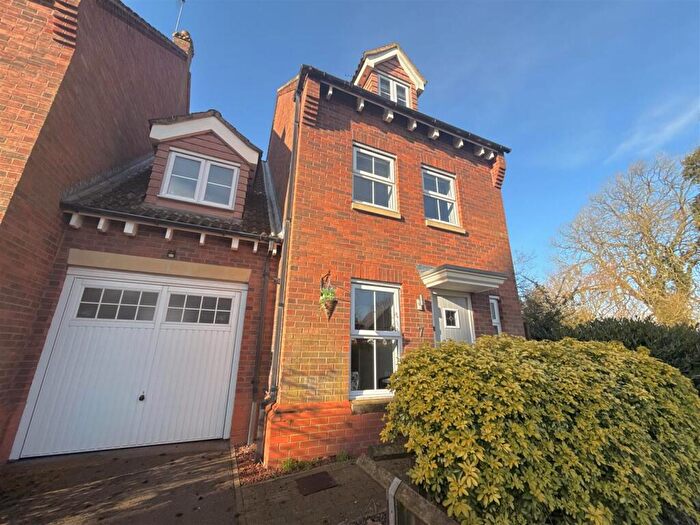 4 Bedroom End Of Terrace House For Sale In Laurel Court, Beverley, HU17
