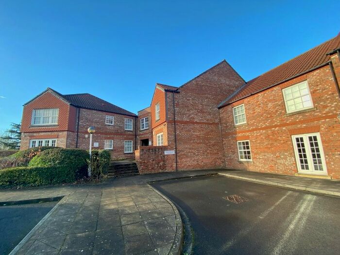 2 Bedroom Flat To Rent In St. Oswalds Court, Fulford, York, YO10