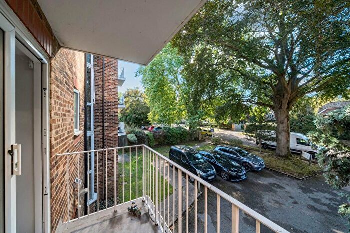 1 Bedroom Apartment For Sale In The Avenue, Beckenham, BR3