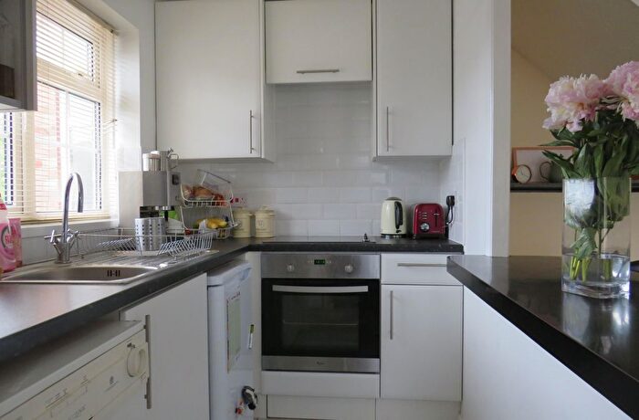 1 Bedroom Semi Detached House To Rent In Linden Village, Buckingham, MK18