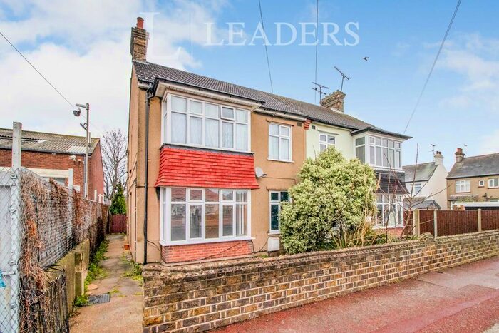 2 Bedroom Flat To Rent In The Lilacs, Vale Avenue, Southend-On-Sea, SS2