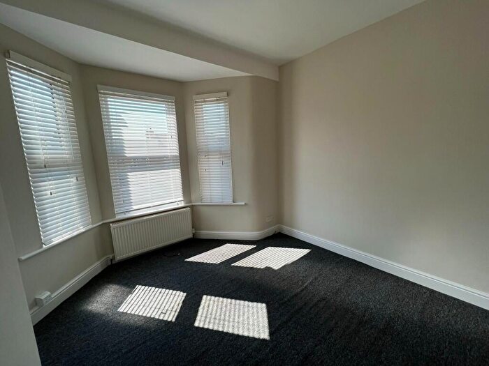 1 Bedroom Flat To Rent In Drayton Road, London, E11