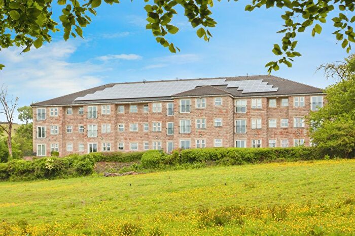 2 Bedroom Flat For Sale In Kitson Hill Road, Mirfield, WF14