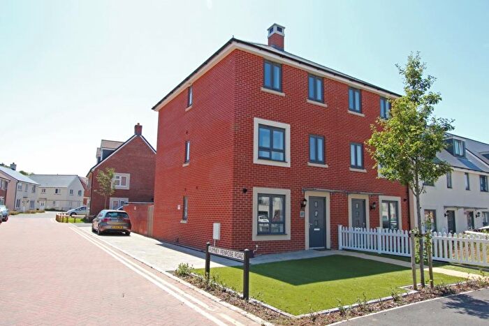 4 Bedroom Semi Detached House To Rent In Slade Baker Way - Scholars Chase, BS16