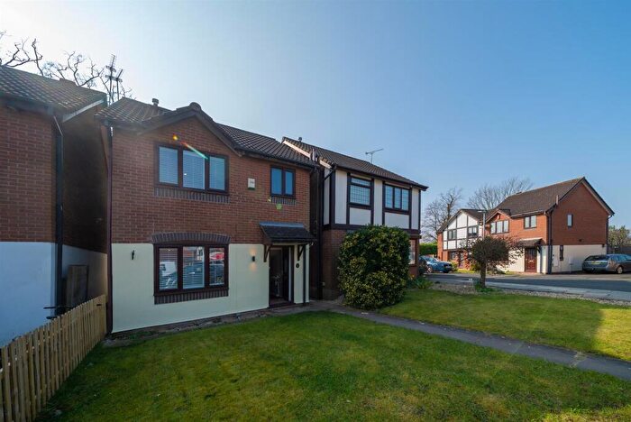 3 Bedroom Detached House To Rent In Ash Grove, Congleton, CW12