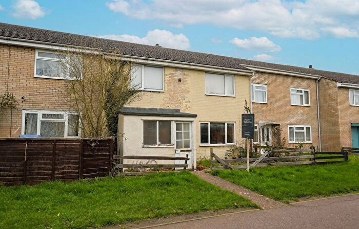 3 Bedroom Terraced House For Sale In The Whaddons, Huntingdon, PE29