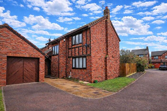 4 Bedroom Detached House For Sale In Broadlands, Raunds, NN9