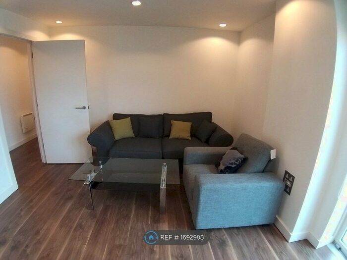2 Bedroom Flat To Rent In Number One, Media City Uk, Salford, M50