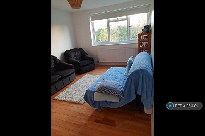 1 Bedroom Flat To Rent In Hale Lane, London, NW7