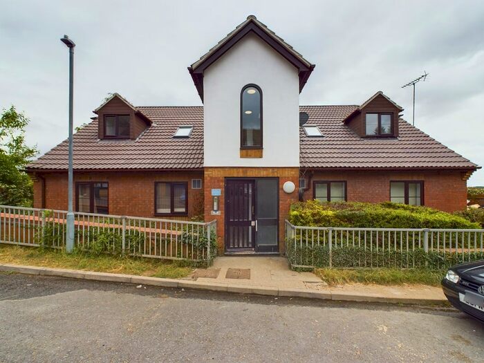 1 Bedroom Flat To Rent In Flitcroft Lea, High Wycombe, HP13