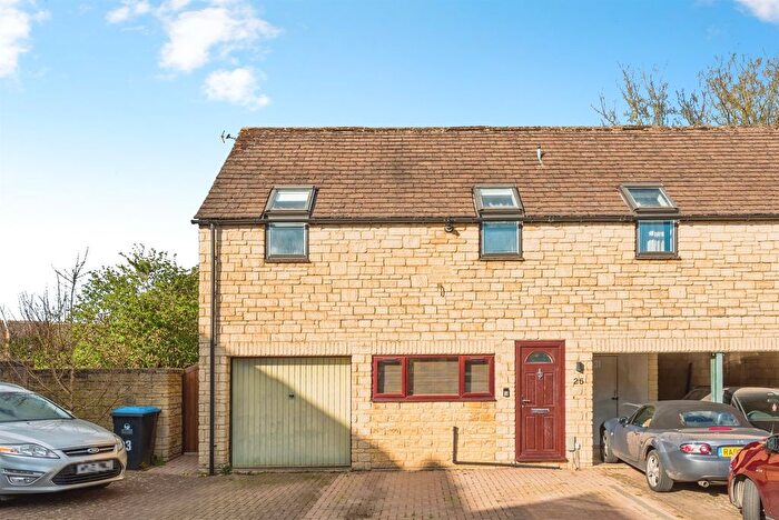 2 Bedroom Property For Sale In Campden Close, Witney, OX28