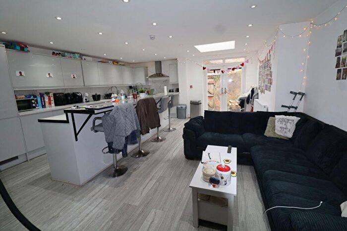 6 Bedroom Terraced House To Rent In Woodcroft Road, Liverpool, L15