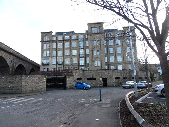 2 Bedroom Flat To Rent In Sprinkwell Mill, Bradford Road, Dewsbury, WF13