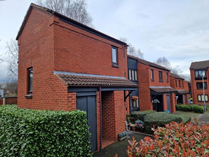 Studio To Rent In Spring Pool, Warwick, CV34