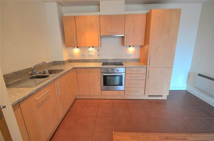 2 Bedroom Flat To Rent In Queens Road, Nottingham, NG2