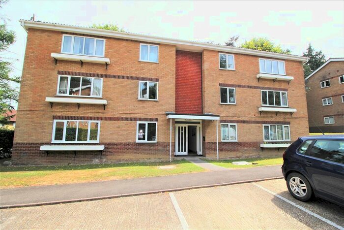 1 Bedroom Flat To Rent In Balcombe Road, Crawley, RH10