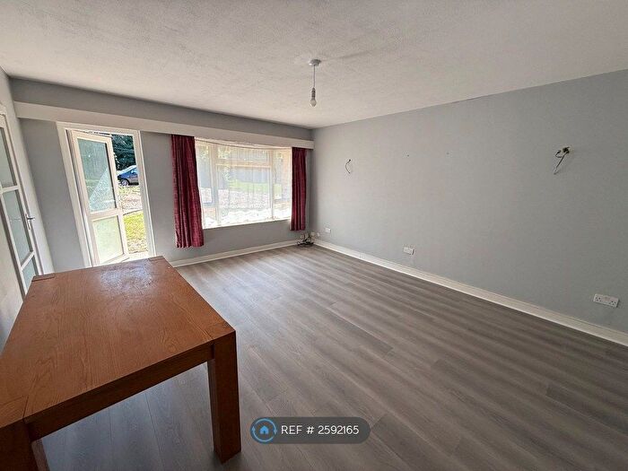 2 Bedroom Flat To Rent In Cedar Road, Sutton, SM2