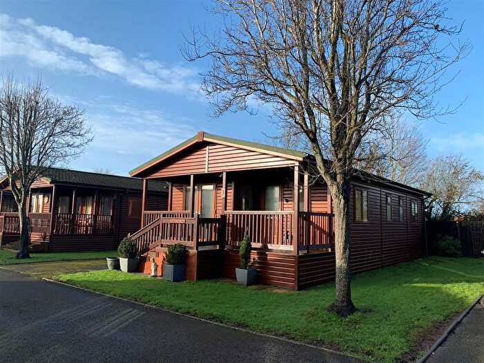 2 Bedroom Park Home For Sale In New House Farm, Walrow, TA9