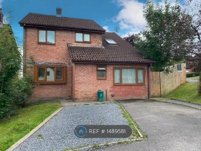 4 Bedroom Semi-Detached House To Rent In Heol Y Foel, Llantwit Fardre, Pontypridd, CF38