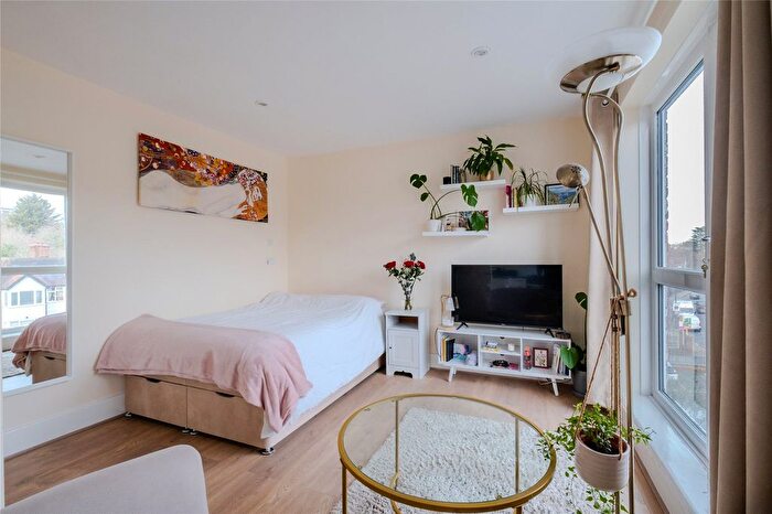 Studio To Rent In Beechcroft Close, Valley Road, London, SW16