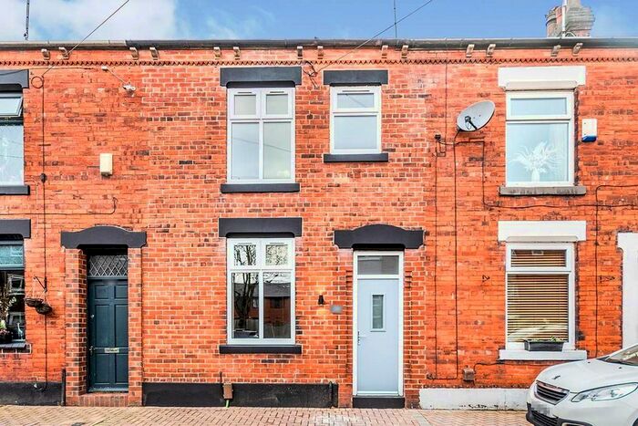 3 Bedroom Terraced House To Rent In Albert Street, Royton, Oldham, Greater Manchester, OL2