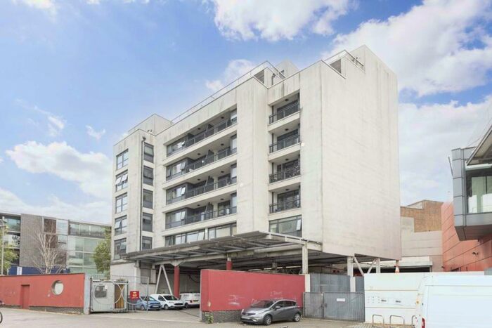 1 Bedroom Flat To Rent In Salway Place, Stratford, E15