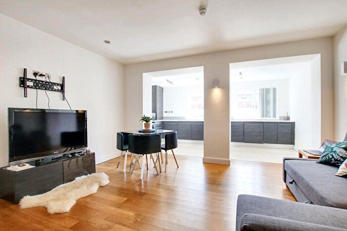 2 Bedroom Apartment For Sale In Clarendon Park Road, Leicester, LE2