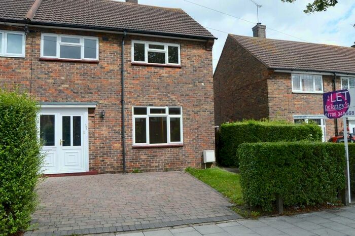 3 Bedroom End Of Terrace House To Rent In Dagnam Park Drive, Romford, RM3