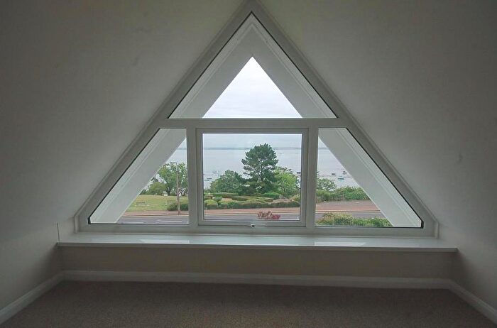 1 Bedroom Flat To Rent In Cliff Parade, Leigh-On-Sea, SS9