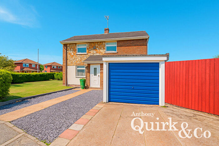 4 Bedroom End Of Terrace House For Sale In Fairview, Canvey Island, SS8