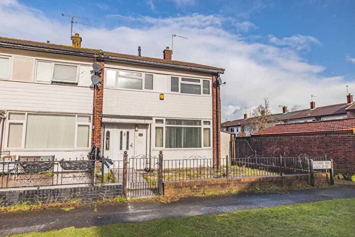 3 Bedroom Terraced House For Sale In Humber Way, Langley, SL3