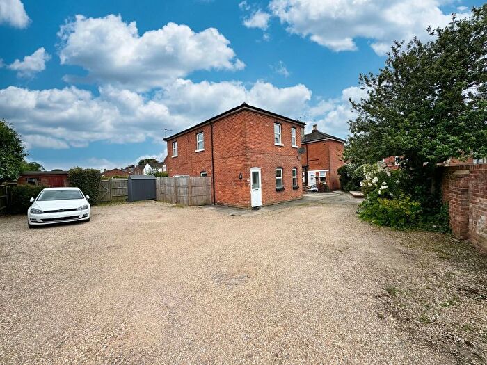 2 Bedroom Flat To Rent In Winchester Road, Romsey, SO51