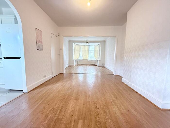 3 Bedroom Semi-Detached House To Rent In Berkeley Road, London, NW9