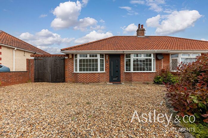 3 Bedroom Semi-Detached Bungalow For Sale In Orchard Close, Norwich, NR7