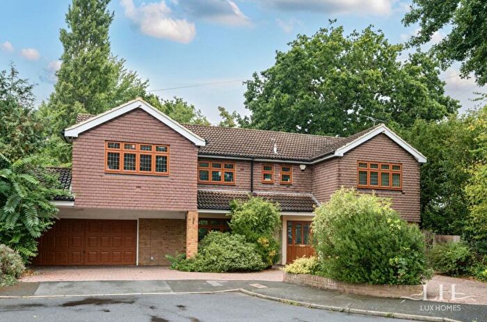 5 Bedroom Detached House For Sale In Yevele Way, Emerson Park, RM11