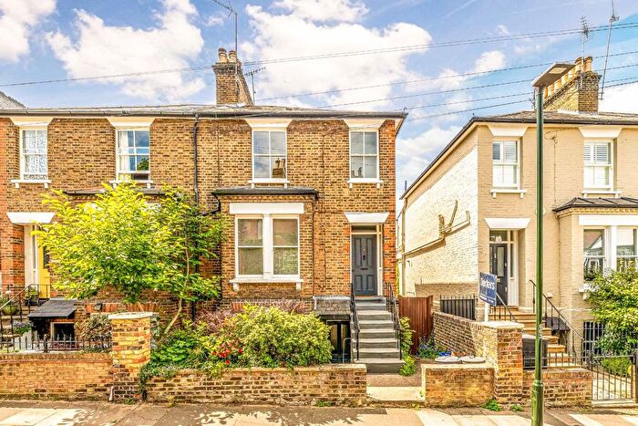3 Bedroom Property For Sale In Grosvenor Road, Richmond, TW10
