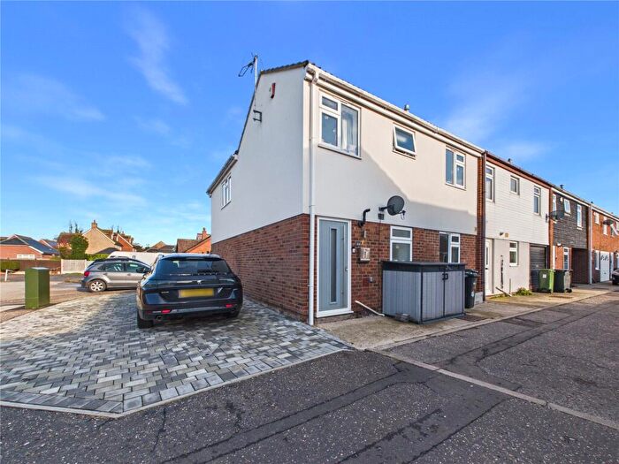 4 Bedroom End Of Terrace House For Sale In Town End Field, Witham, CM8