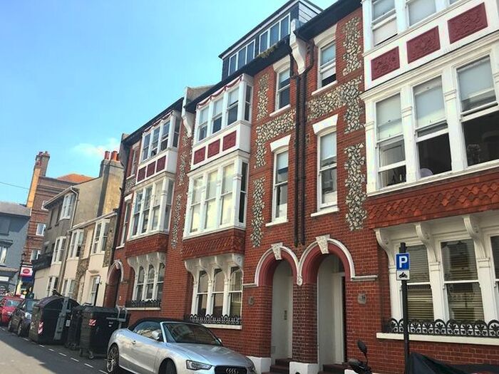 2 Bedroom Flat To Rent In Burlington Street, Kemptown, Brighton, BN2
