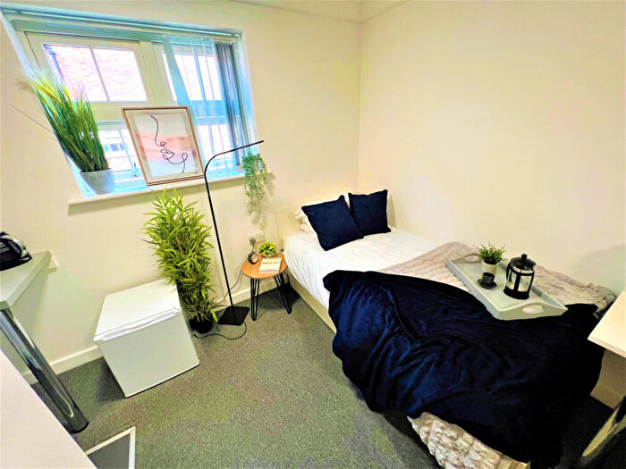 1 Bedroom Private Hall To Rent In Tudor Road, Leicester, LE3