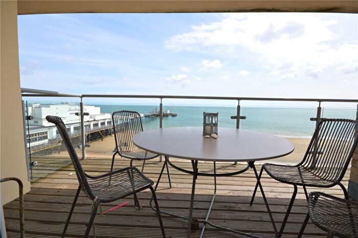 3 Bedroom Flat To Rent In Sandbanks, Esplanade, PO36
