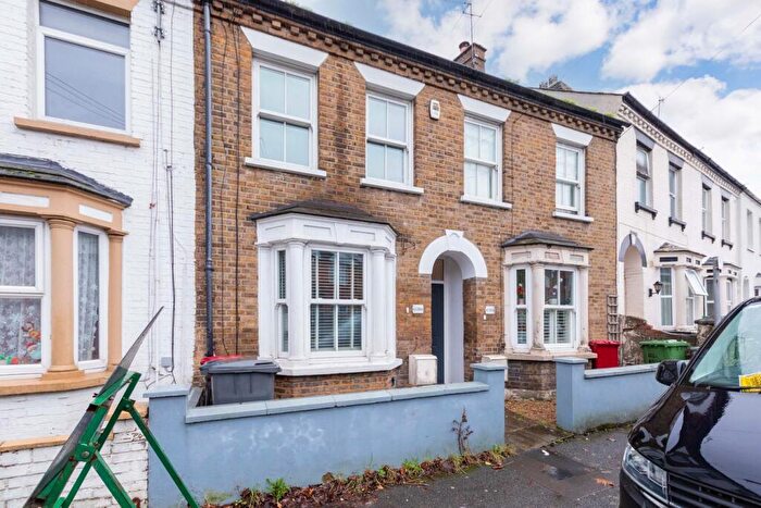 2 Bedroom Terraced House For Sale In Albert Street, Slough, SL1