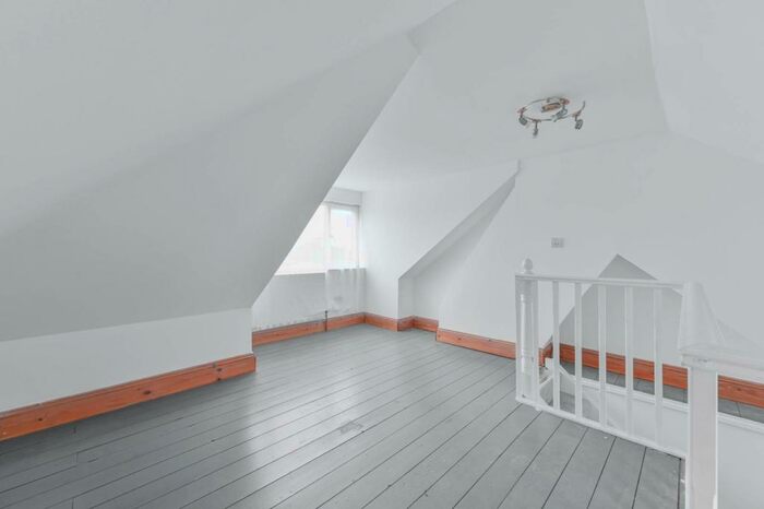 4 Bedroom Semi-Detached House To Rent In Sidcup Road, Lee, London, SE12