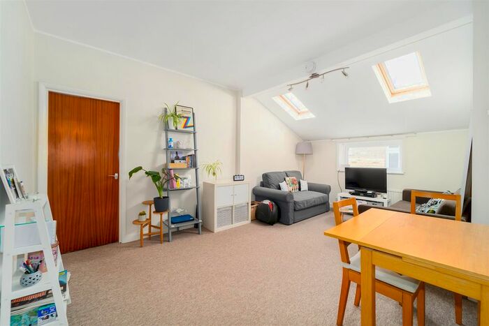 1 Bedroom Flat To Rent In St Marys Road, Ealing, W5