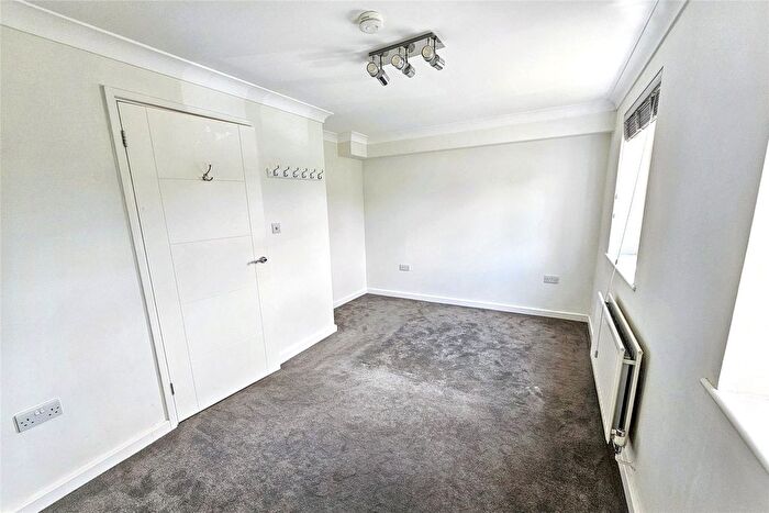 1 Bedroom Flat For Sale In Hindhead, Surrey, GU26