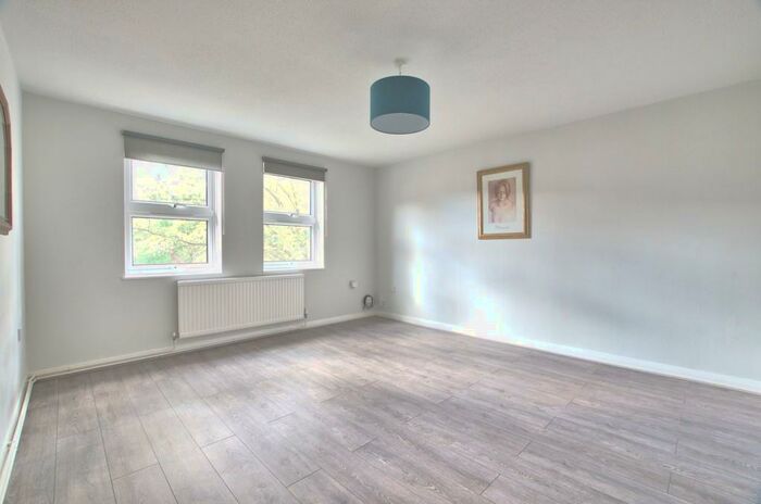 1 Bedroom Apartment To Rent In Emperor Court, Cambridge, CB4