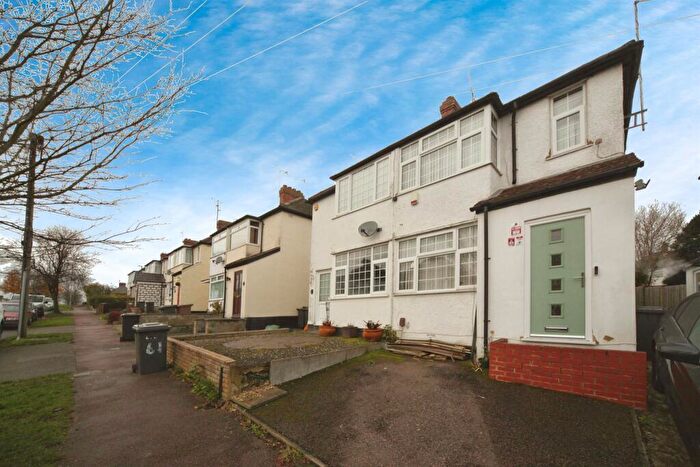 2 Bedroom Semi-Detached House To Rent In Fourth Avenue Luton, LU3